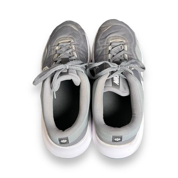 Nike LEGEND ESSENTIAL 3 NN Smoke Grey Sneaker Shoes Men’s Size 10.5 (DM1120-002) - Picture 3 of 10